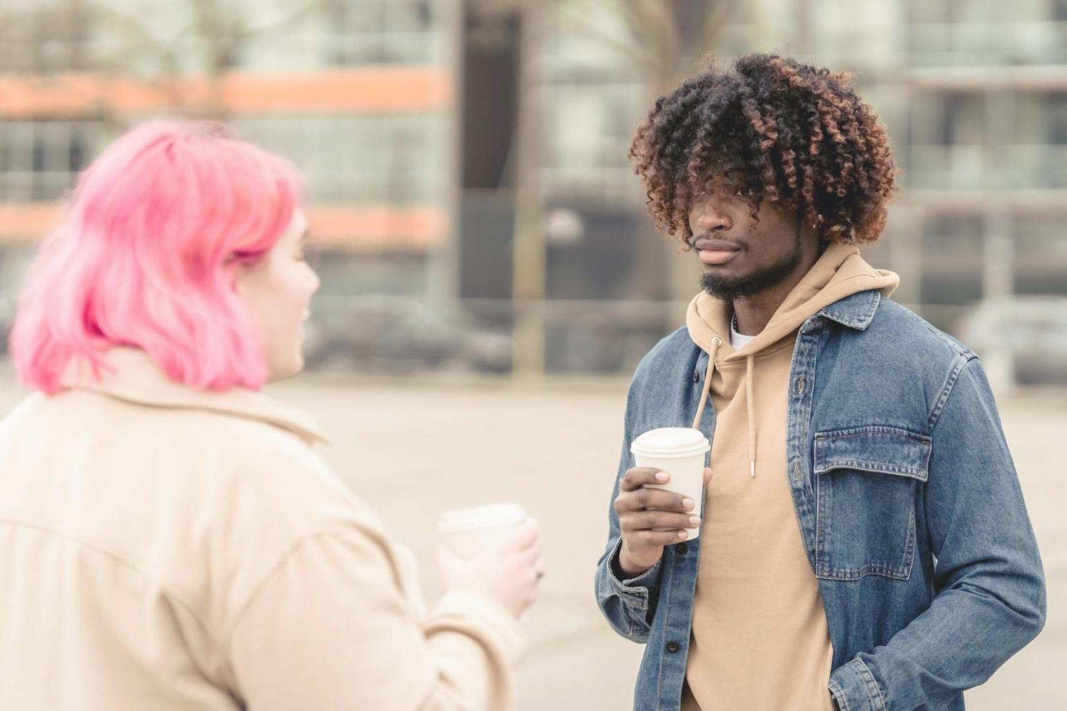 Nonni che condividono momenti preziosi con la famiglia